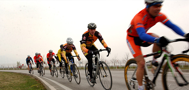 Cycling and Cruciformity